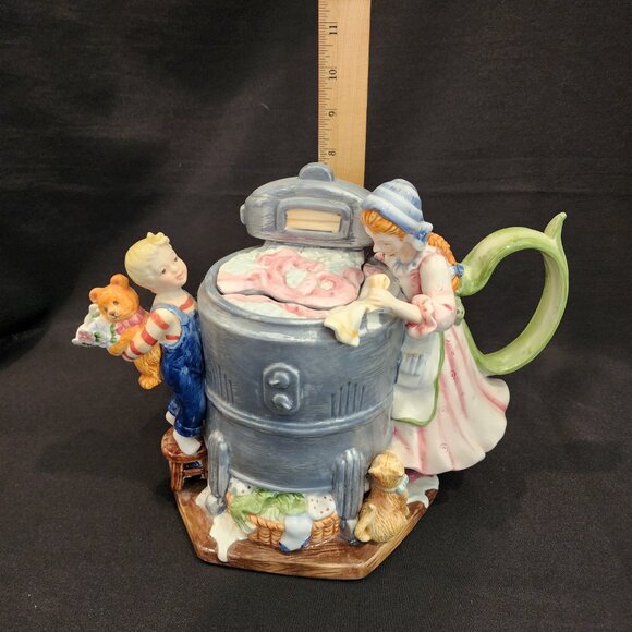Vintage Ceramic Teapot Old Fashioned Ringer Washer Mom and Son, Rare - Picture 6 of 13